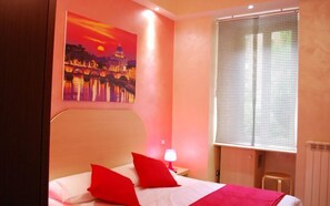 Minibar, cots/infant beds, free WiFi