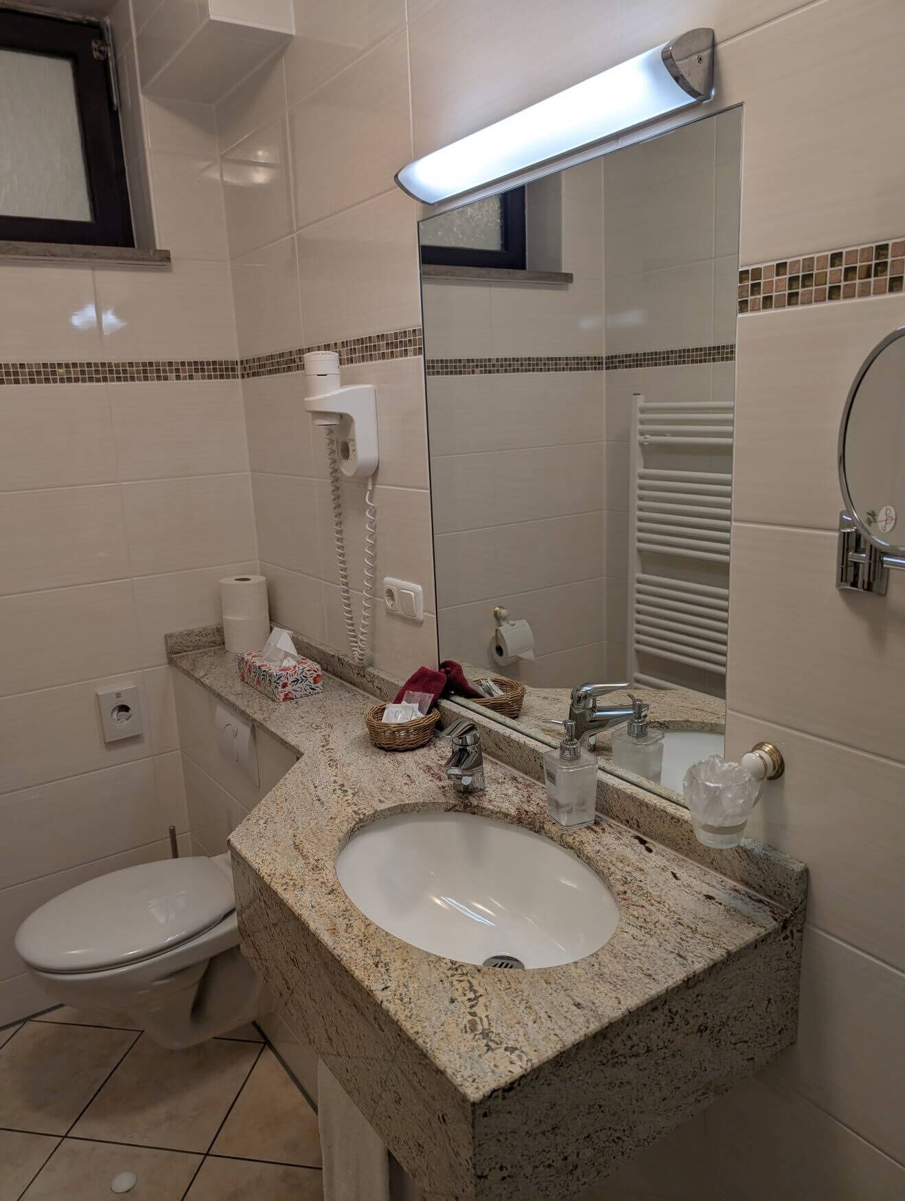 classic single room | bathroom | free toiletries, hair dryer, towels, soap