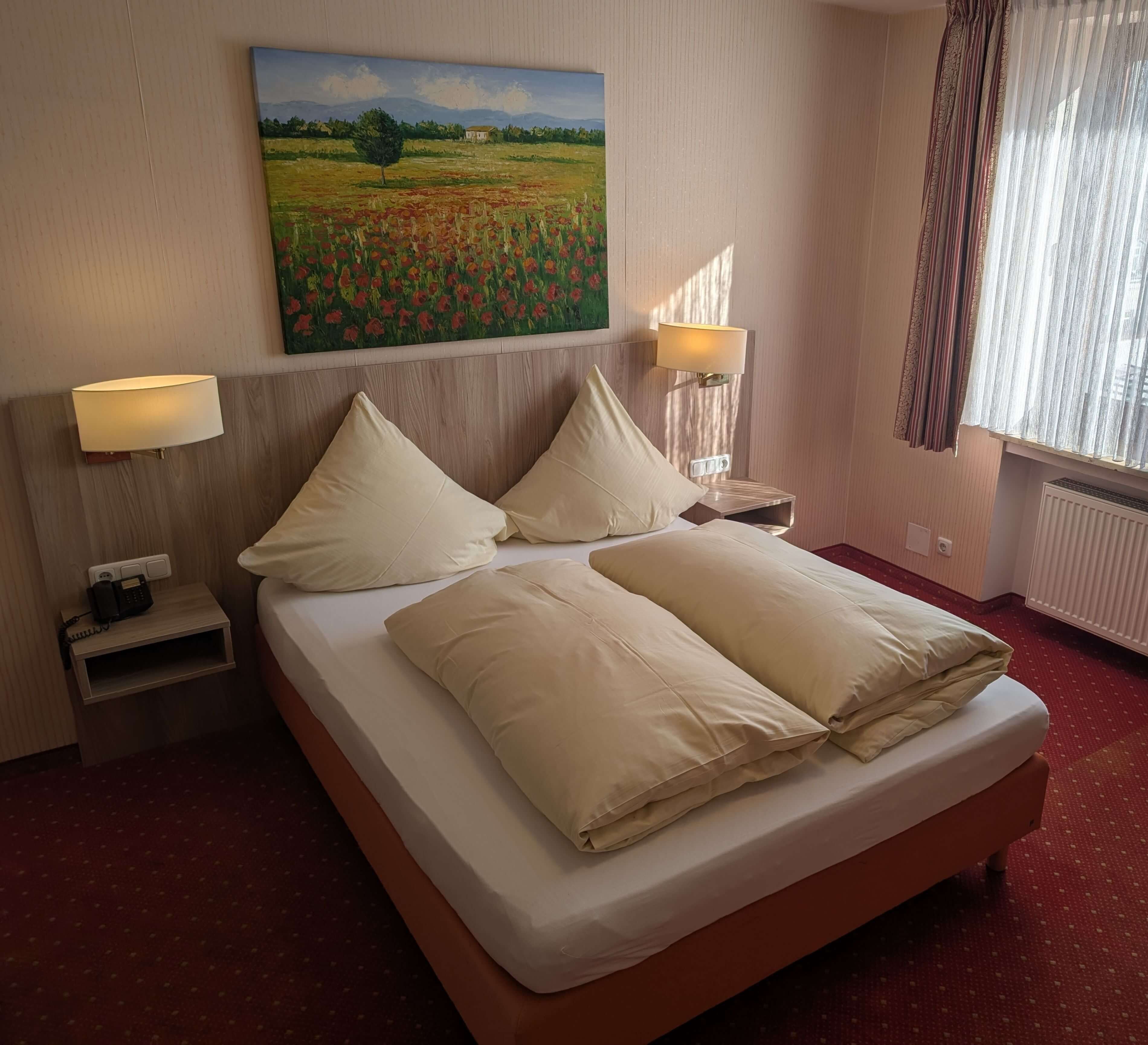 classic double room | 1 bedroom, hypo-allergenic bedding, in-room safe, desk