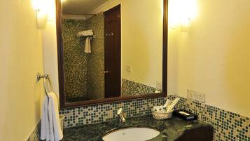 Deluxe Single Room | Bathroom sink