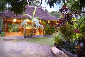 Lobby - The Riverside Javanese Cottages (Pakem)