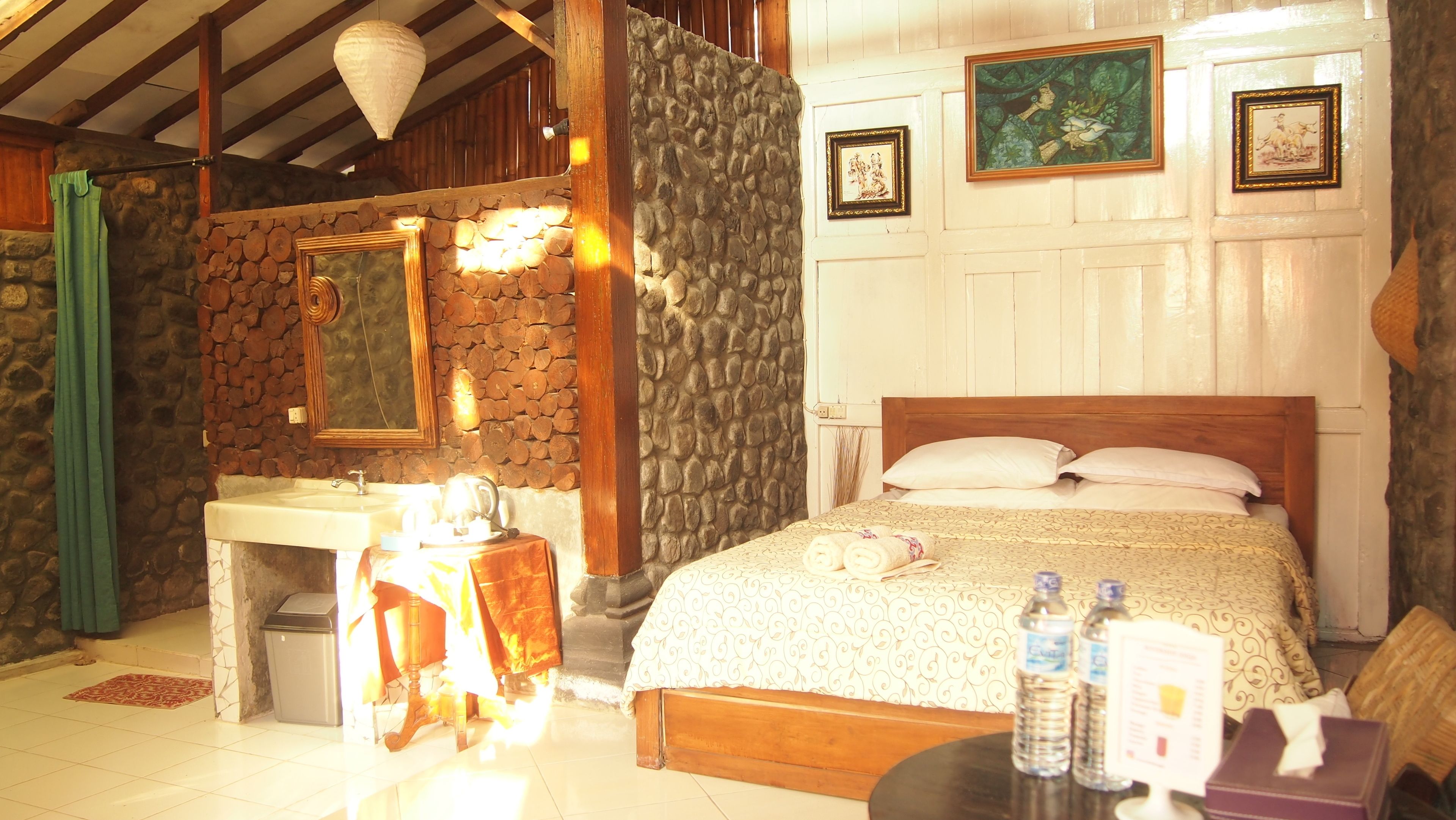 Cottage Romantis, 1 Tempat Tidur Queen, pemandangan kebun, area taman | Dilengkapi dengan perabotan berbeda-beda, Wi-Fi gratis, dan seprai linen