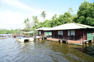 Luxury Bungalow | Lake view