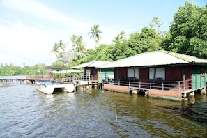 Luxury Bungalow | Lake view - Shiny Lakeside Resort (Hikkaduwa)