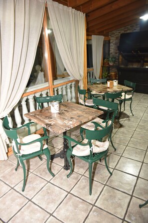 Breakfast, lunch, dinner served; local cuisine, pool views