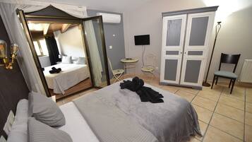 Chambre Quadruple Familiale | Bureau, rideaux occultants, chambres insonorisées, Wi-Fi gratuit
