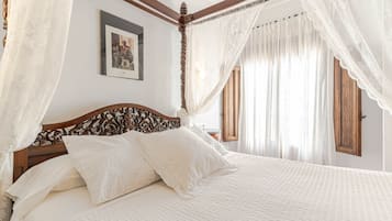 Suite | Escritorio, cortinas blackout, cunas gratuitas y camas extra