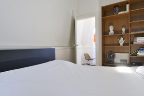 Apartament, 1 dormitori, balcó, vistes a la ciutat | 1 dormitori, decoració individual i mobiliari individual 