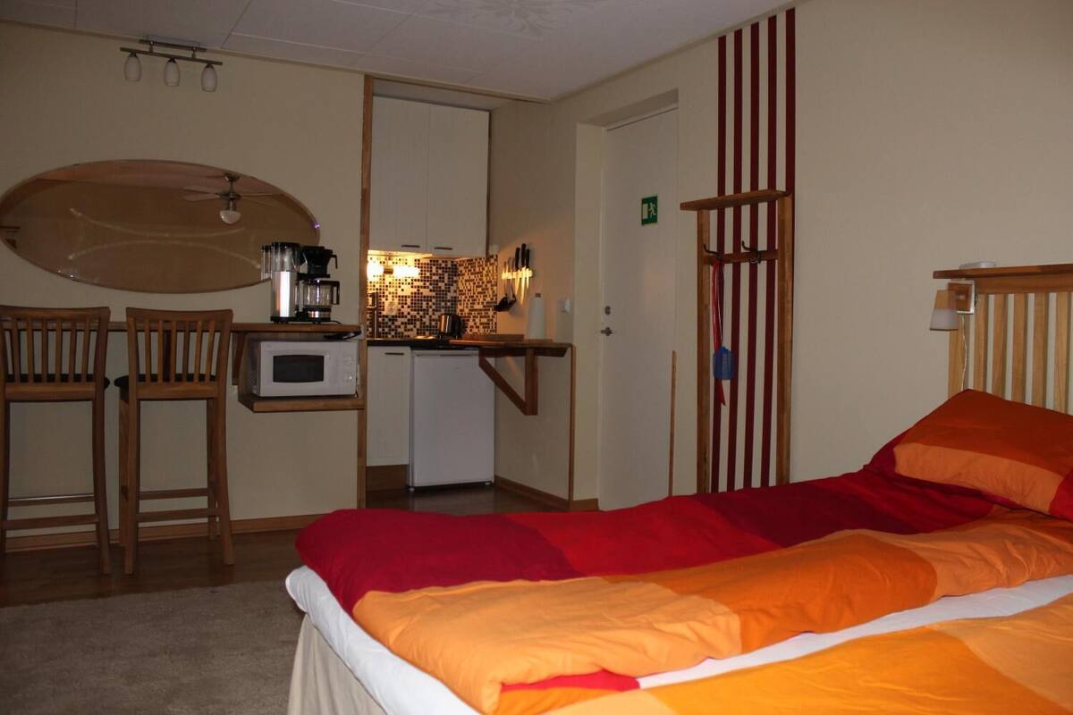 1 bedroom, minibar, blackout curtains, cots/infant beds