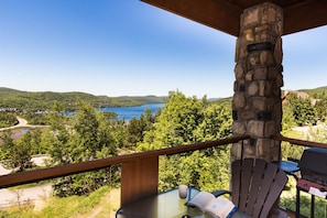 Equinoxe170-3, 2 Bedrooms | Balcony
