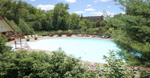 حمّام سباحة خارجي موسمي