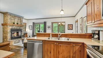 Plateau sur la Montagne 214-3 , 1 Bedroom | Private kitchen