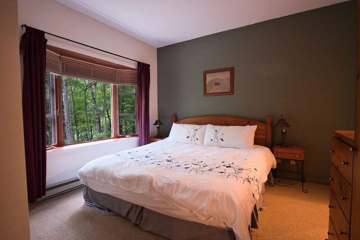 Plateau sur la Montagne 222-1, 2 Bedroom | 熨斗/熨衣板、免费 WiFi、特色装修、特色家居