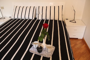 Deluxe Apartment | Iron/ironing board, free WiFi - Appartamento Musica (Bologna)