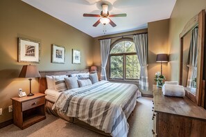 Manoirs 120-4 | View from room