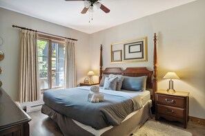 Iron/ironing board, free WiFi, bed sheets - Les Manoirs - RVMT (Mont-Tremblant)