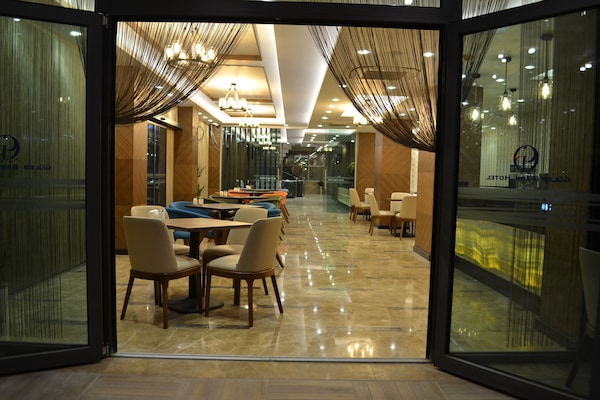 2 restaurants, breakfast, lunch, dinner served; Turkish cuisine