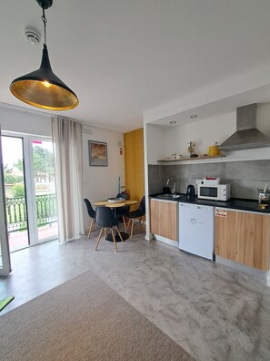 Superior Quadruple Room, 1 Bedroom | Private kitchen