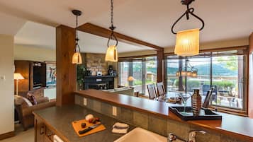 Condo, 1 Bedroom, Fireplace (172-2) | View from room