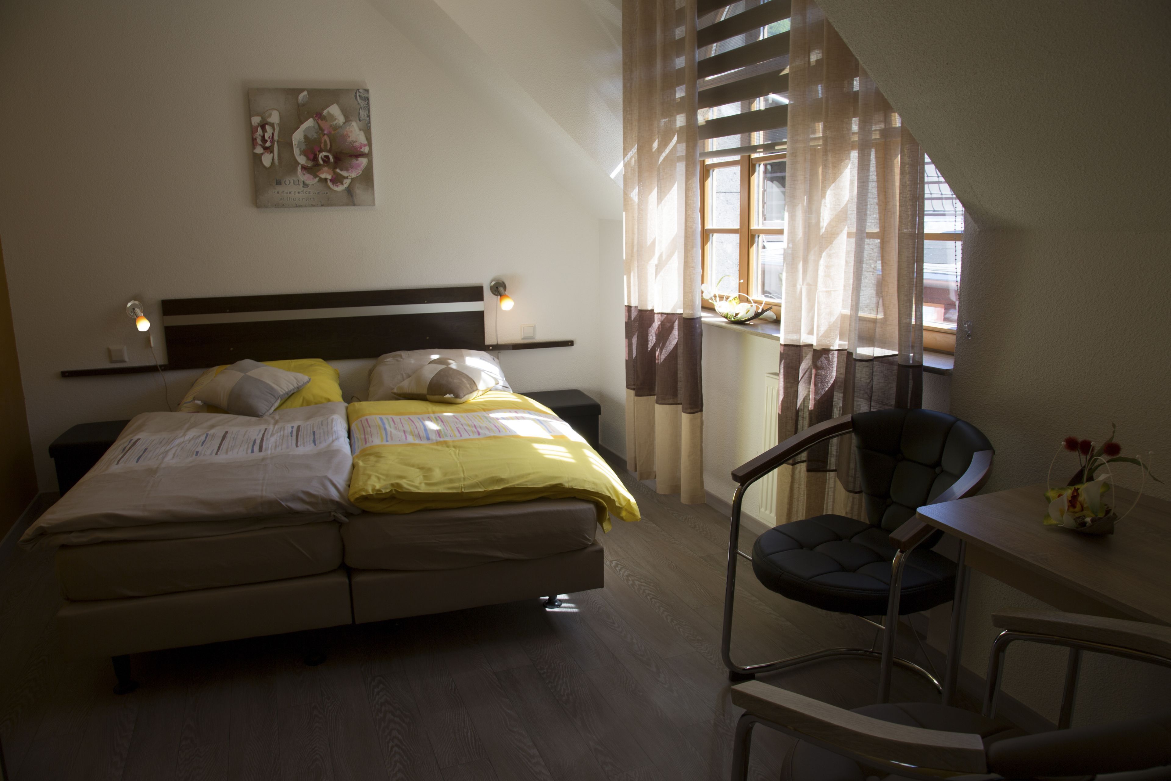 Een minibar, gratis wifi, beddengoed