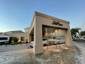 Exterior - Los Pinos Resort & Spa Termal All Inclusive (Termas de Rio Hondo)