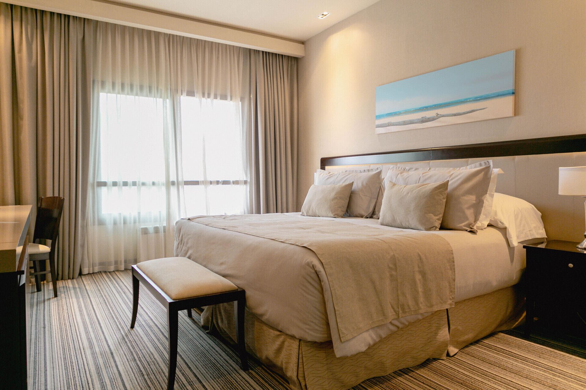 In-room safe, soundproofing, free WiFi, bed sheets