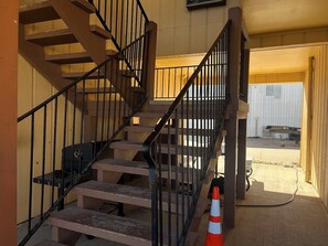 Staircase - Crete Inn by Capital O Near Lincoln (Crete)