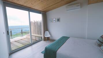 Værelse - havudsigt (with living room) | Pengeskab på værelset, mørklægningsgardiner, lydisolering