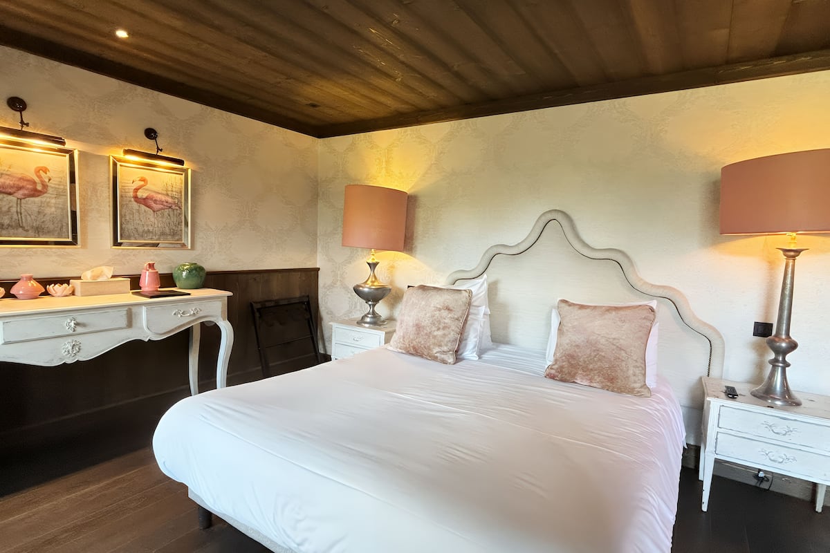 panoramic double room, terrace, mountain view | premium bedding, in-room safe, individually decorated