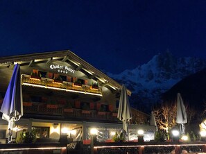 Façade de l’hébergement - soirée/nuit
