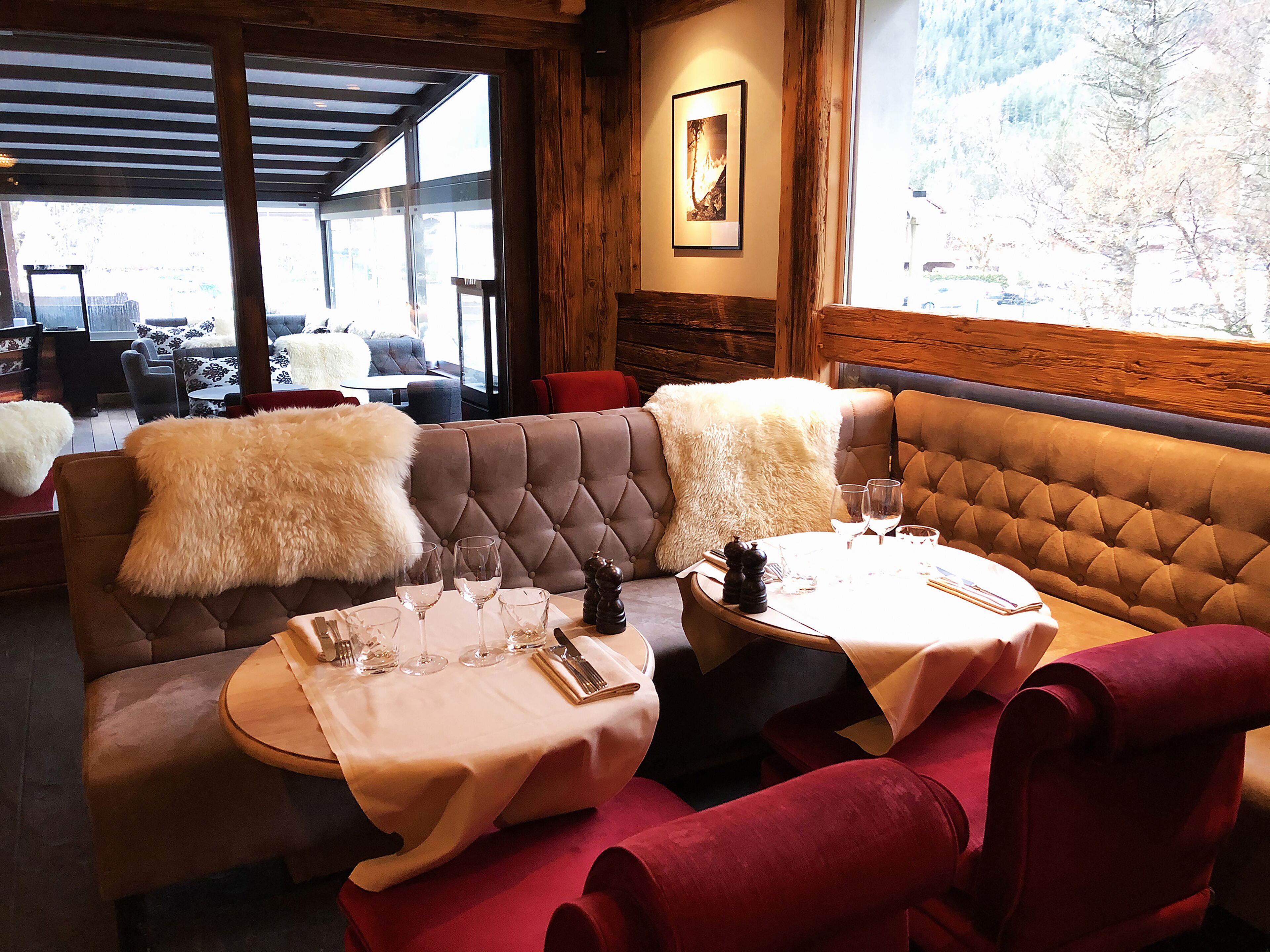 Lunch and dinner served, French cuisine