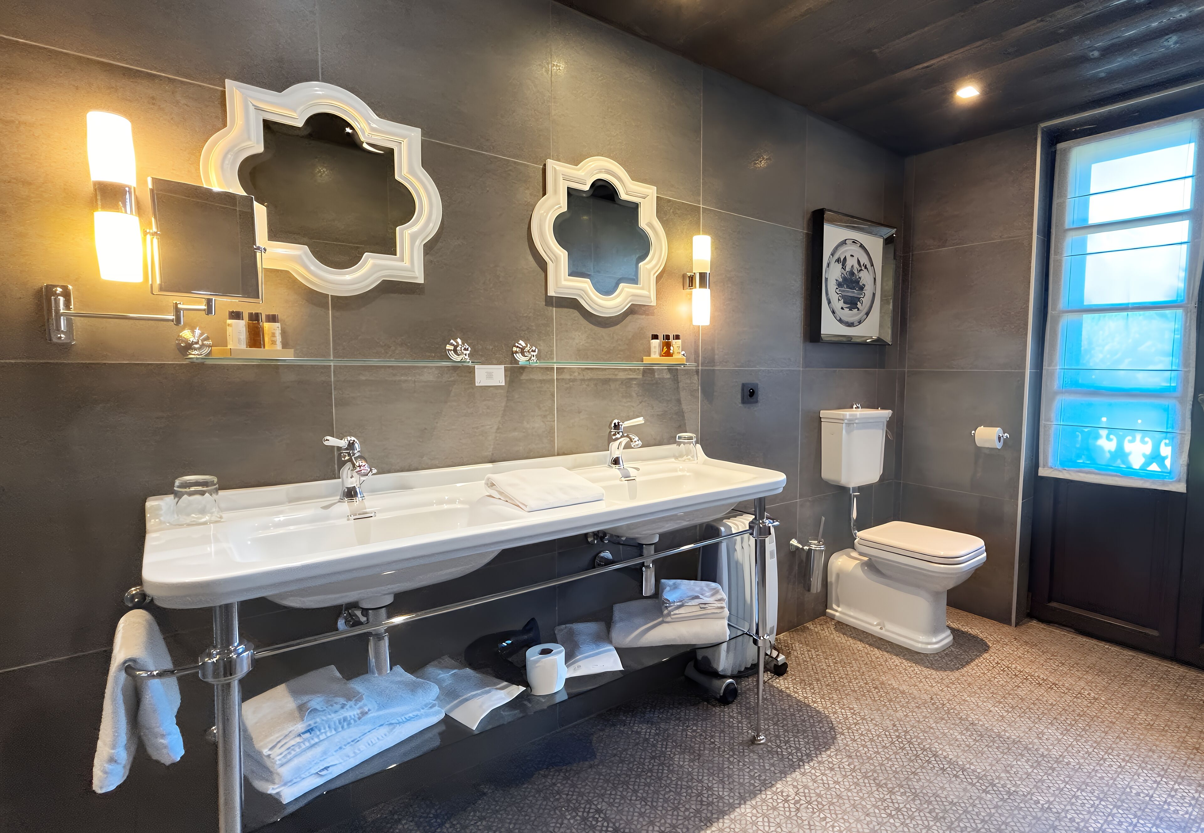 panoramic double room, terrace, mountain view | bathroom | shower, free toiletries, hair dryer, slippers