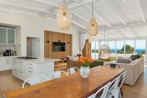 Luxury Villa, 4 Bedrooms (15 Ottawa) | Dining room - 15 Ottawa (Cape Town)
