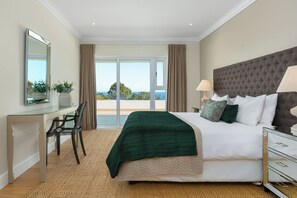 4 bedrooms, premium bedding, in-room safe, individually decorated - 15 Ottawa (Cape Town)