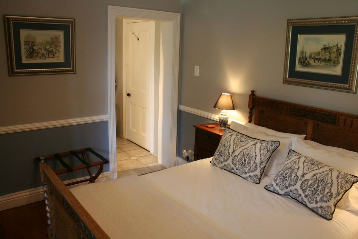 Egyptian cotton sheets, premium bedding, pillow-top beds