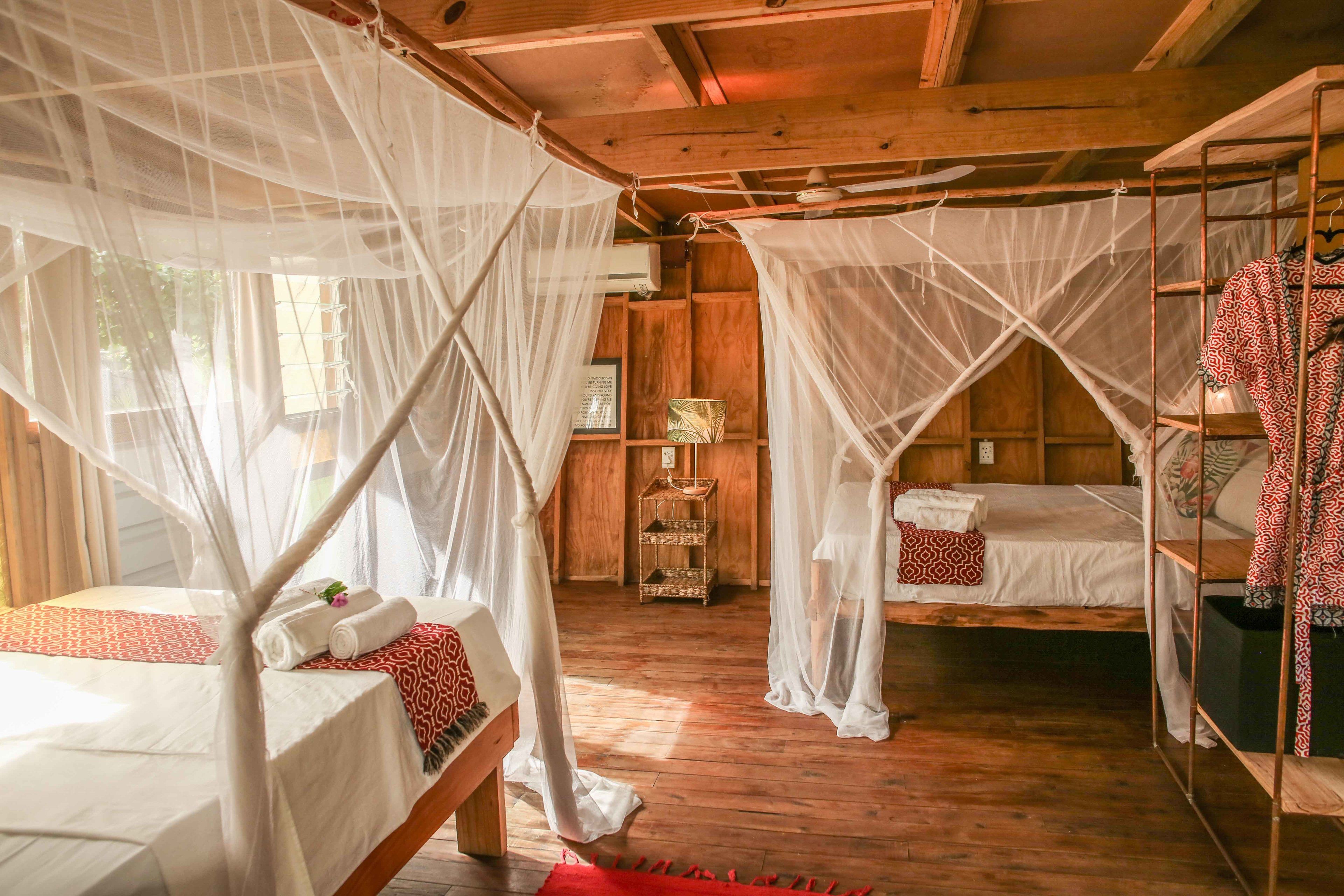 Private ensuite cabin "Diana Ross" | Bed sheets