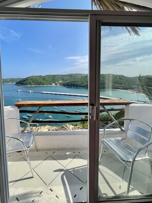 套房, 1 张特大床 | 客房内保险箱、办公桌、熨斗/熨板、免费婴儿床