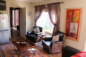 Comfort Chalet, 1 Bedroom (Rommel Self-catering Unit, En-suite) | Living area