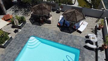 Outdoor pool, pool umbrellas