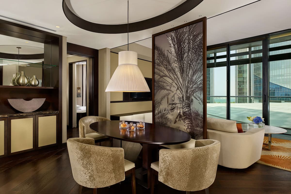Căn hộ, 2 phòng ngủ, ban công | 1 phòng ngủ, minibar, két bảo mật tại phòng, bàn
