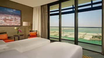 Kamer, 2 eenpersoonsbedden, balkon (With View) | Een minibar, een kluis op de kamer, een bureau, een laptopwerkplek