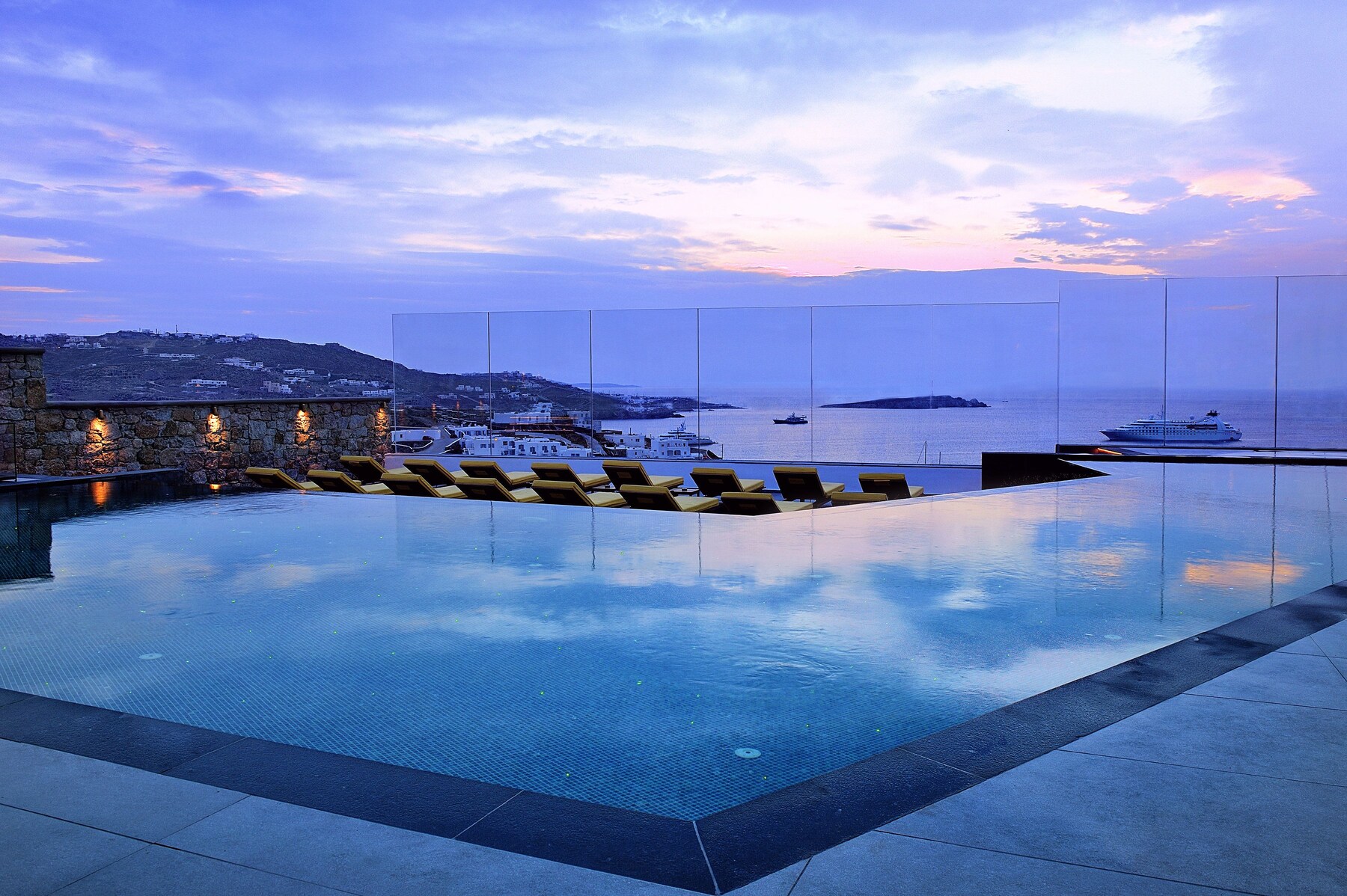 Seasonal outdoor pool, pool umbrellas, sun loungers