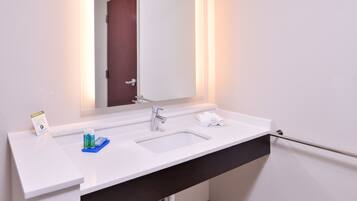 Separate bathtub and shower, free toiletries, hair dryer, towels