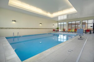 Indoor pool, sun loungers