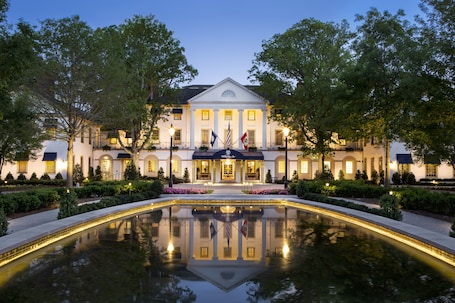 Front of property. Williamsburg Inn, an official Colonial Williamsburg Hotel