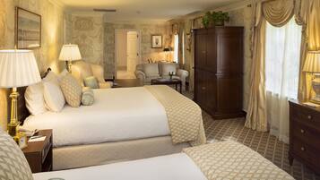 Deluxe Room, 2 Queen Beds | Premium bedding, pillowtop beds, in-room safe, desk
