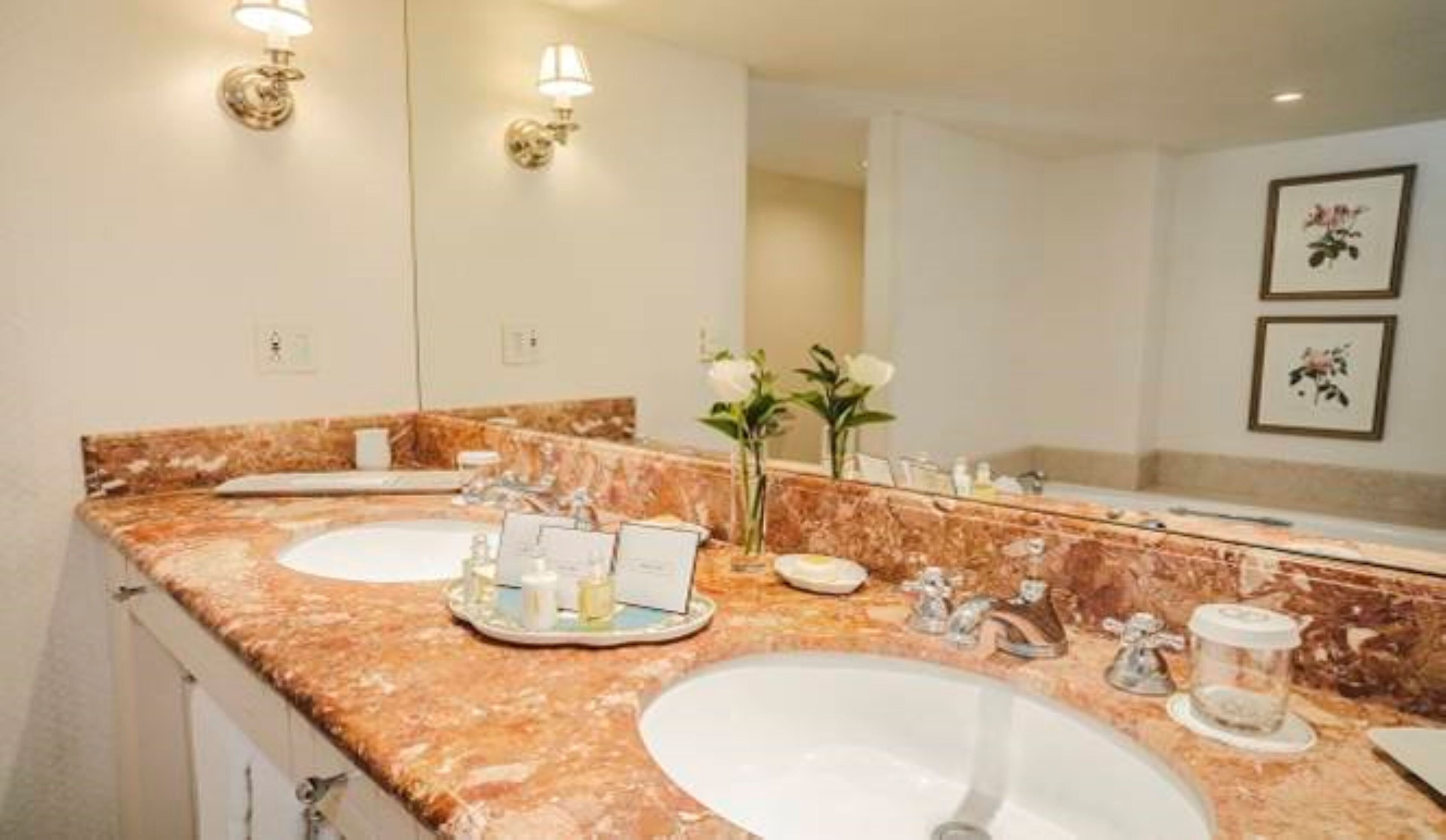 1 bedroom, premium bedding, pillow-top beds, in-room safe