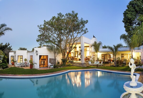 Outdoor pool, pool loungers