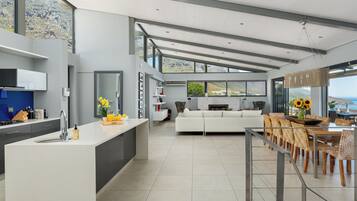 Luxury-Haus, 5 Schlafzimmer (Hely Horizon) | Eigene Küche | Großer Kühlschrank, Mikrowelle, Ofen, Herdplatte