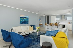 Luxury-Haus, 5 Schlafzimmer (Hely Horizon) | Wohnbereich | Flachbildfernseher, Kamin, DVD-Player